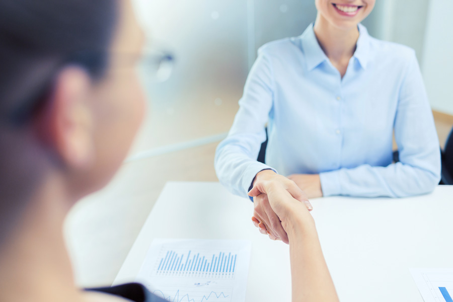 上海婚姻律師視角:女人離婚孩子撫養(yǎng)權歸屬的多維考量