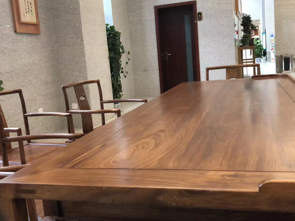 上海婚姻律師來(lái)講講婚后與其他成員共同生活如何確定夫妻共同財(cái)產(chǎn)